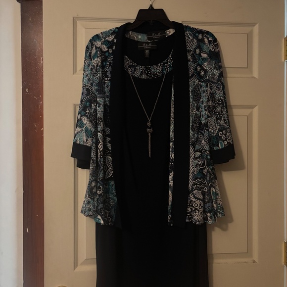 Tops and dresses - Picture 7 of 7